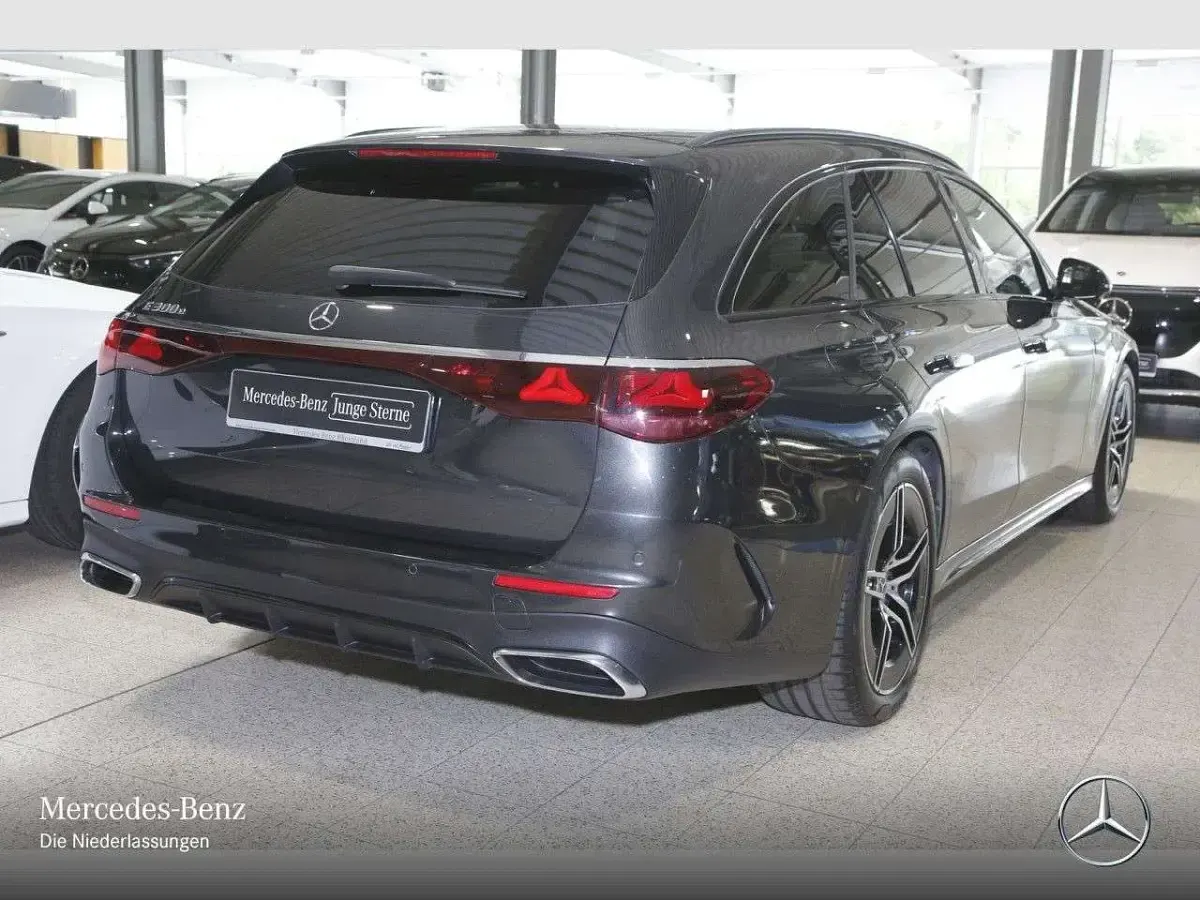 Gebraucht Mercedes E300 AMG 204 PS (150 kW) 2025 Grau Limousine