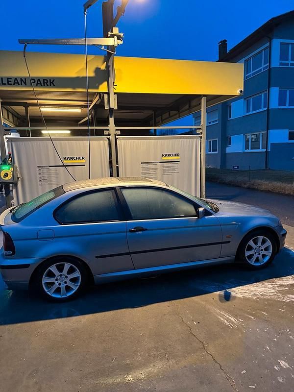 Gebraucht BMW 320 150 PS (110 kW) 2004 Grau Coupé