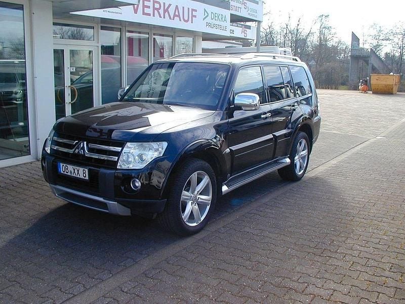 Schwarz Gebraucht 2008 Mitsubishi Pajero Edition SUV | 9.999 € (Guter Preis) - Bild 1/4