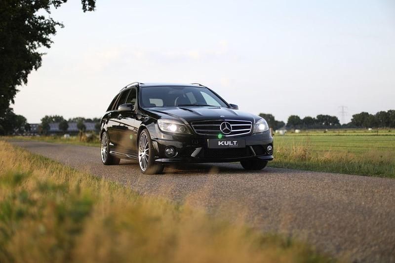 Schwarz Gebraucht 2010 Mercedes C63 AMG AMG Limousine | 59.900 € - Bild 1/4