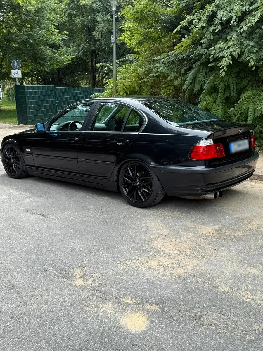 Gebraucht BMW 320 150 PS (110 kW) 1998 Schwarz Limousine