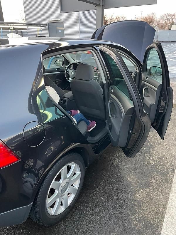 Gebraucht VW Golf V 122 PS (89 kW) 2008 Schwarz Kleinwagen