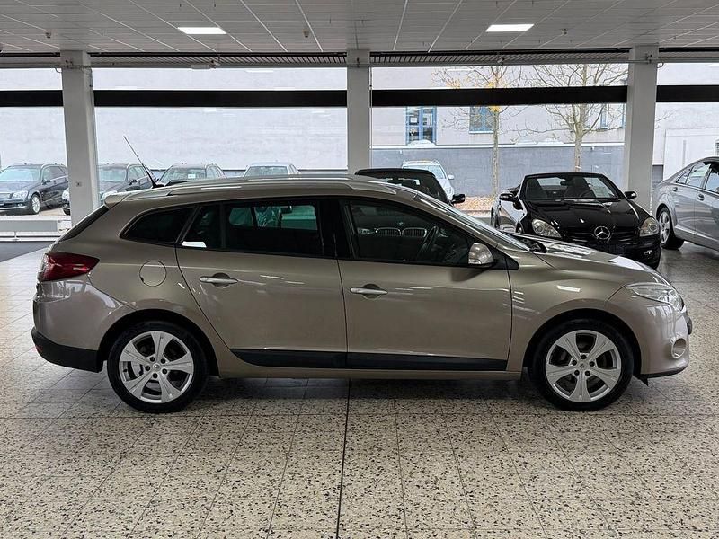 Gebraucht Renault Mégane III Dynamique 131 PS (96 kW) 2011 Beige Limousine