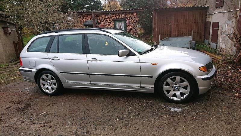 Gebraucht BMW 320 170 PS (125 kW) 2004 Silber Kombi