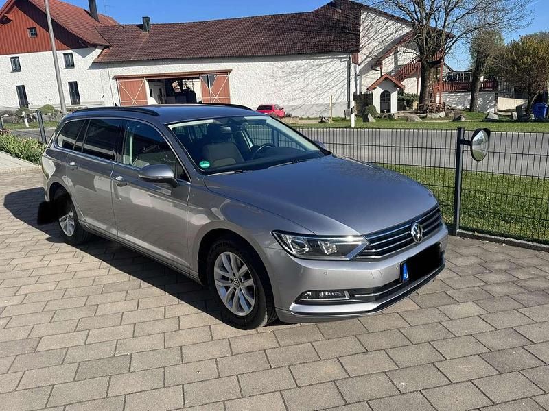 Gebraucht VW Passat Comfortline 150 PS (110 kW) 2018 Grau Kombi