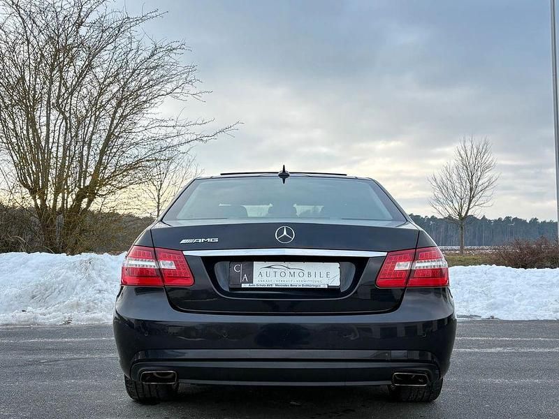 Gebraucht Mercedes E220 AMG line 170 PS (125 kW) 2012 Schwarz Limousine
