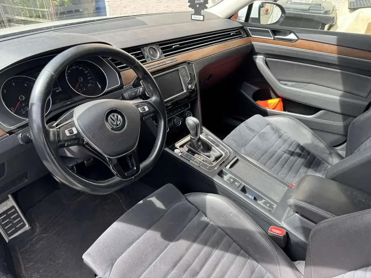 Gebraucht VW Passat Highline 190 PS (139 kW) 2015 Weiß Kombi