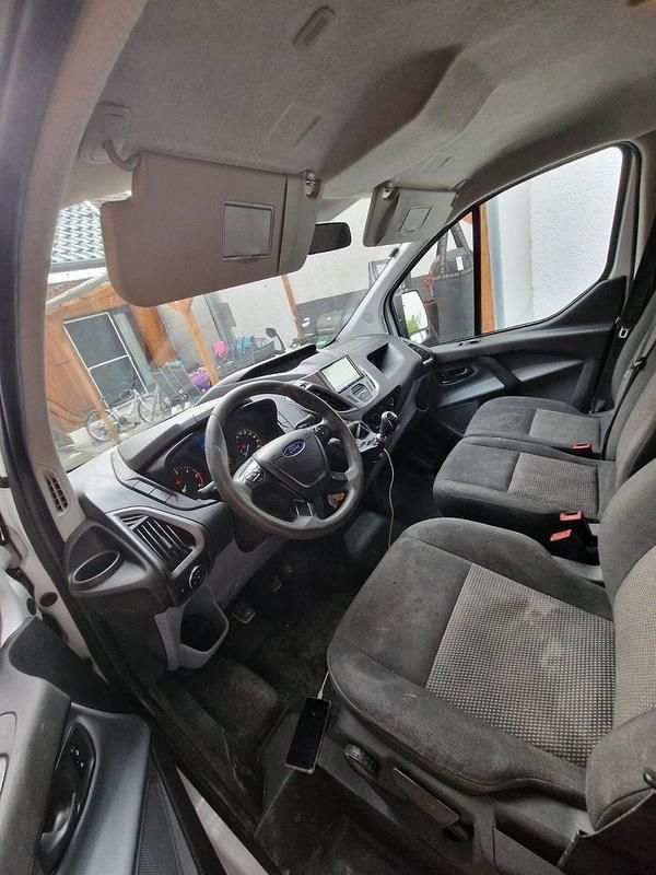 Second-hand Ford Transit Custom 101 CP (74 kW) 2015 Alb Monovolum