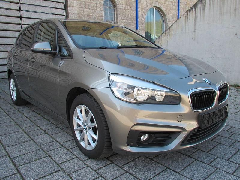 Gebraucht BMW 216 Active Tourer Advantage 116 PS (85 kW) 2016 Silber Van / Kleinbus