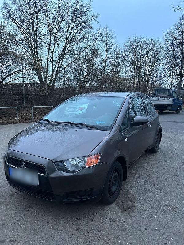 Braun Gebraucht 2010 Mitsubishi Colt Motion Limousine | 1.700 € (Superpreis) - Bild 1/4