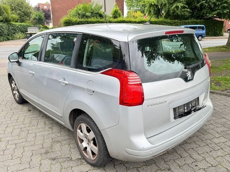 Gebraucht Peugeot 5008 Active 120 PS (88 kW) 2013 Grau Van / Kleinbus