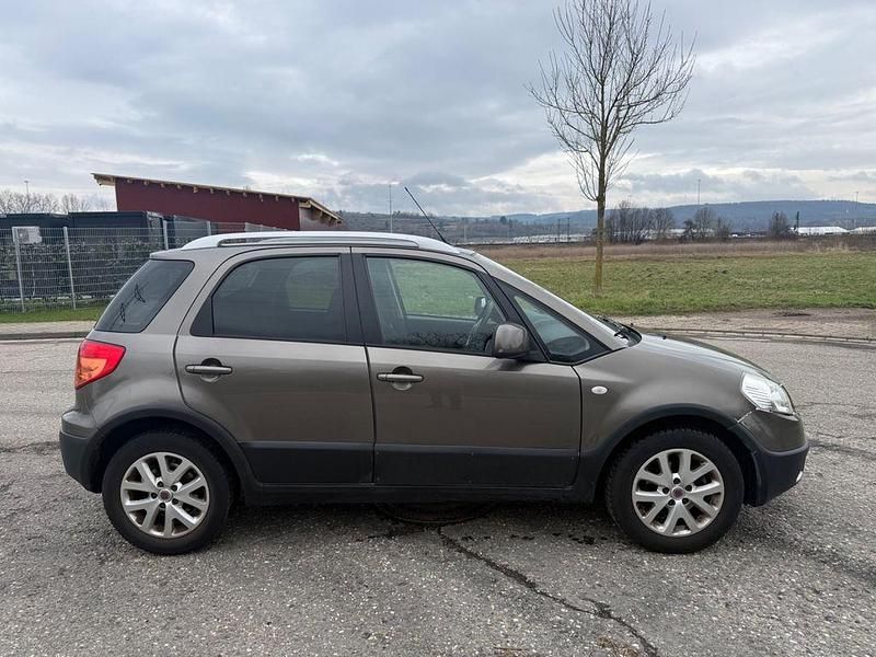 Gebraucht Fiat Sedici Emotion 120 PS (88 kW) 2009 Gold SUV