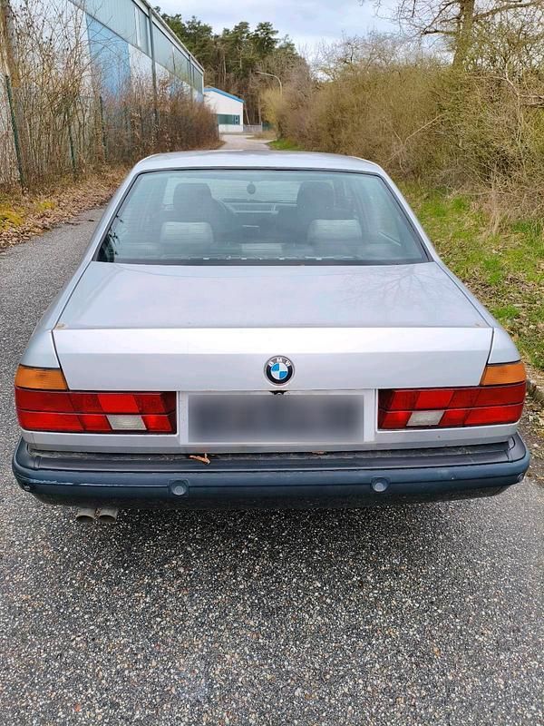 Gebraucht BMW 730 188 PS (138 kW) 1990 Silber Limousine