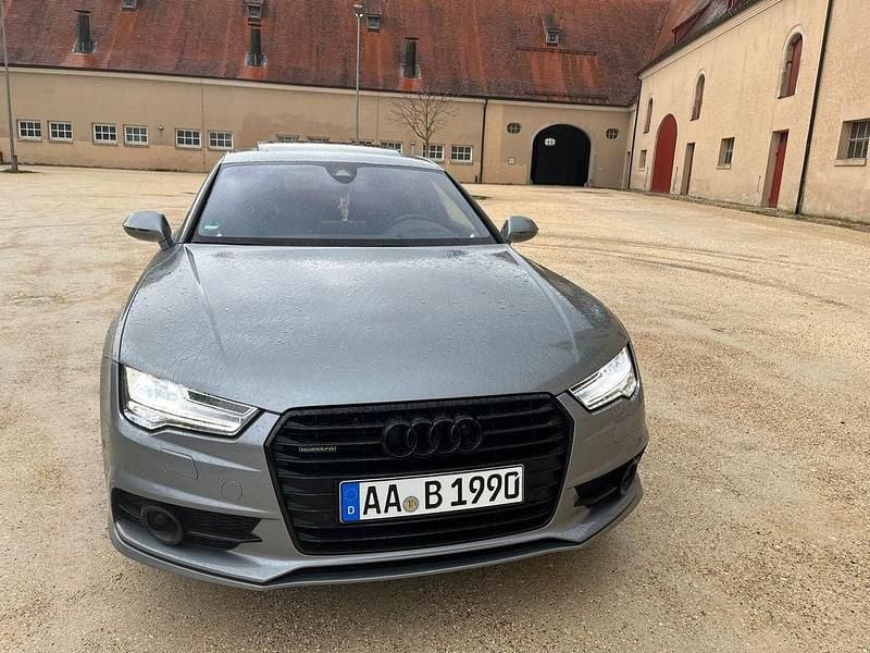 Grau Gebraucht 2015 Audi A7 Sportback Sport Kleinwagen | 22.999 € (Superpreis) - Bild 1/4