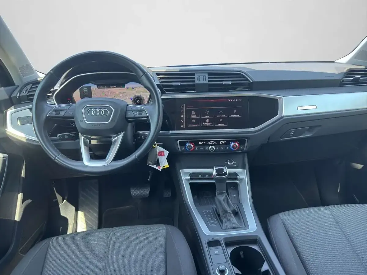 Gebraucht Audi Q3 Basis 150 PS (110 kW) 2023 Tangorot metallic SUV