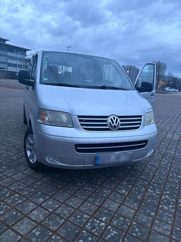 Gebraucht VW T5 131 PS (96 kW) 2007 Grau Van