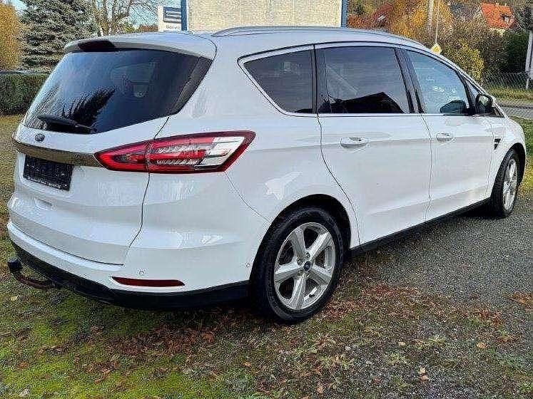 Gebraucht Ford S-MAX Titanium 150 PS (110 kW) 2017 Frostweiß Van / Kleinbus
