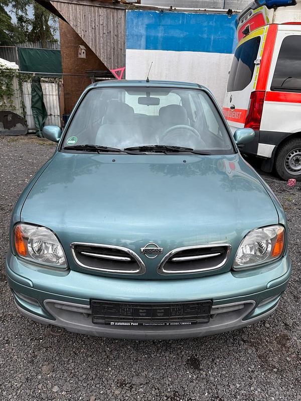 Grün Gebraucht 2001 Nissan Micra Kleinwagen | 1.499 € (Etwas zu teuer) - Bild 1/4