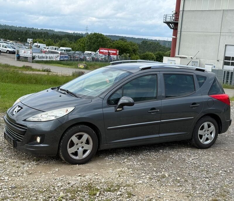 Grau Gebraucht 2010 Peugeot 207 Kombi | 1.950 € (Guter Preis) - Bild 1/4