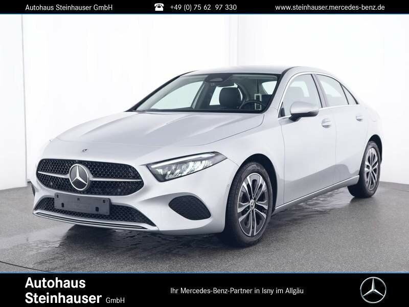 Silber Gebraucht 2023 Mercedes A200 Progressive Limousine | 29.900 € (Fairer Preis) - Bild 1/4