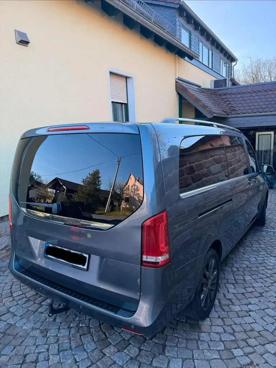Gebraucht Mercedes V250 Avantgarde Edition 190 PS (139 kW) 2018 Grau Van / Kleinbus