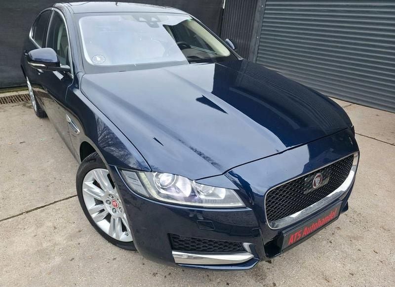 Gebraucht Jaguar XF 300 PS (220 kW) 2019 Blau Limousine
