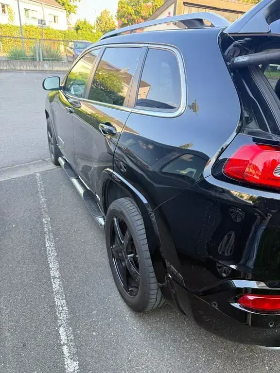 Gebraucht Jeep Cherokee Overland 200 PS (147 kW) 2016 Schwarz SUV