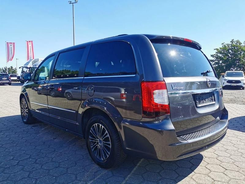 Gebraucht Lancia Voyager S 177 PS (130 kW) 2015 Grau Van / Kleinbus