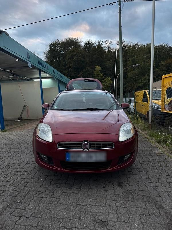 Rot Gebraucht 2007 Fiat Bravo Kleinwagen | 2.300 € (Fairer Preis) - Bild 1/4
