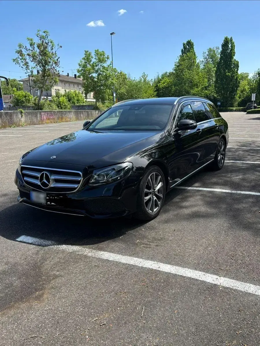 Gebraucht Mercedes E220 194 PS (142 kW) 2017 Schwarz Kombi