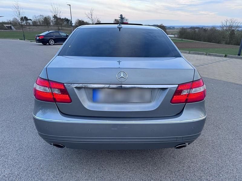 Usata Mercedes E300 231 CV (169 kW) 2013 Grigio Berlina