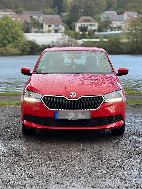 Rot Gebraucht 2019 Skoda Fabia Kleinwagen | 8.300 € (Guter Preis) - Bild 1/4