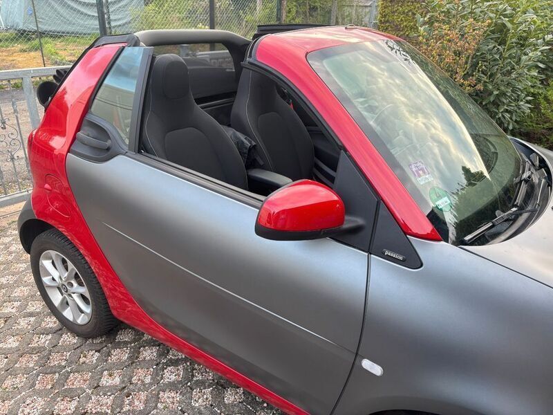 Grau Gebraucht 2019 Smart ForTwo Cabrio Passion Cabrio | 15.390 € (Guter Preis) - Bild 1/4