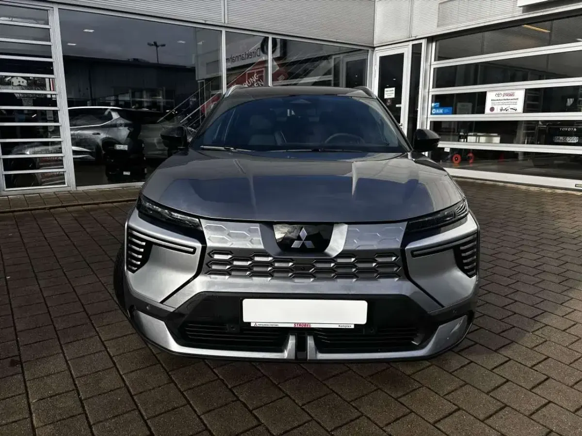 Gebraucht Mitsubishi Eclipse Diamant Edition 160 kW (218 PS) 2026 Grau Limousine