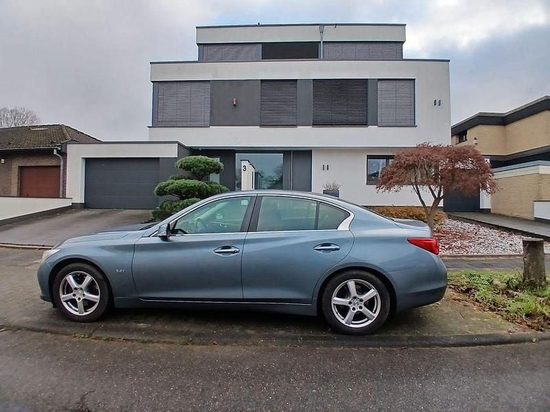 Gebraucht Infiniti Q50 Sport Tech 170 PS (125 kW) 2015 Grau Limousine