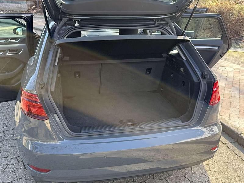 Gebraucht Audi A3 Sportback Comfort 150 PS (110 kW) 2016 Grau Kleinwagen