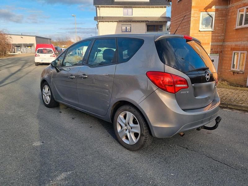 Gebraucht Opel Meriva 100 PS (73 kW) 2011 Braun Van / Kleinbus