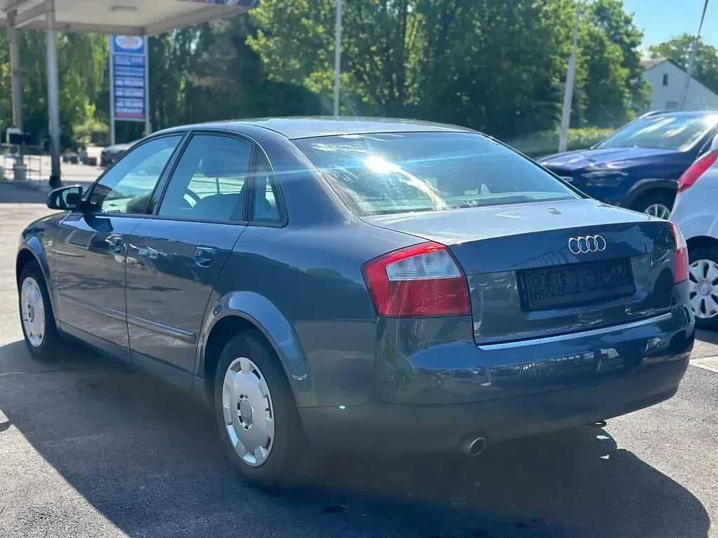 Occasion Audi A4 Comfort 102 ch (75 kW) 2001 Gris Berline