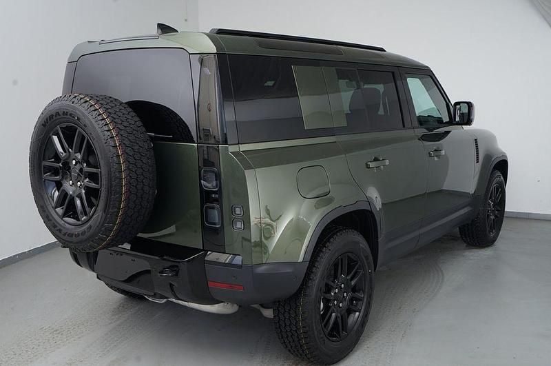 Neu Land Rover Defender S 200 PS (147 kW) 2026 Grün SUV