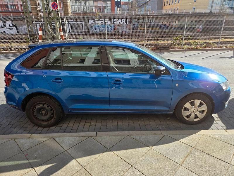 Gebraucht Skoda Rapid Active 90 PS (66 kW) 2014 Blau Kleinwagen