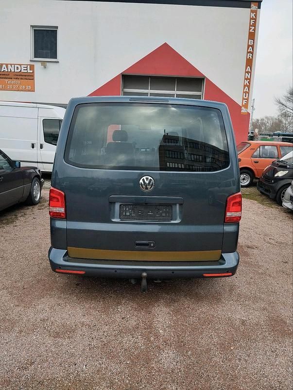 Gebraucht VW T5 131 PS (96 kW) 2008 Grau Van