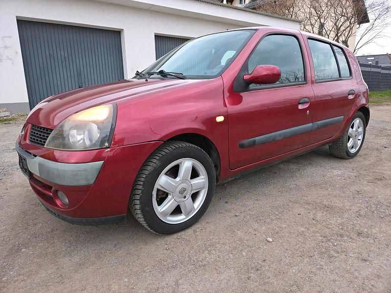 Gebraucht Renault Clio II 75 PS (55 kW) 2003 Rot Kleinwagen
