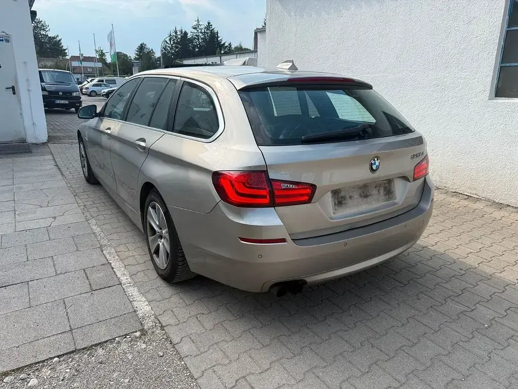 Gebraucht BMW 525 204 PS (150 kW) 2011 Silber Kombi