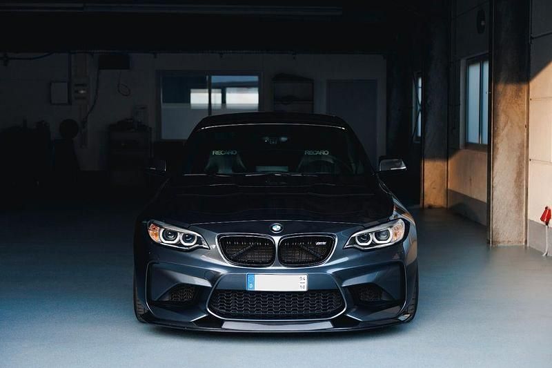 Grau Gebraucht 2016 BMW M2 Performance Coupé | 52.900 € - Bild 1/4