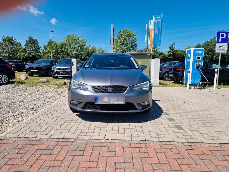 Grau Gebraucht 2015 Seat Leon ST FR Kombi | 10.500 € (Fairer Preis) - Bild 1/4