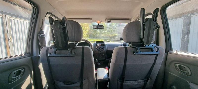 Silber Gebraucht 2002 Opel Agila Comfort Kleinwagen | 2.800 € (Teuer) - Bild 1/4