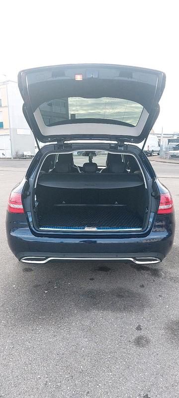 Gebraucht Mercedes C250 204 PS (150 kW) 2018 Blau Limousine