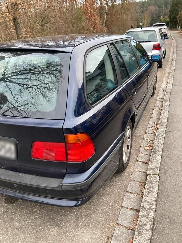 Gebraucht BMW 520 150 PS (110 kW) 1999 Blau Kombi