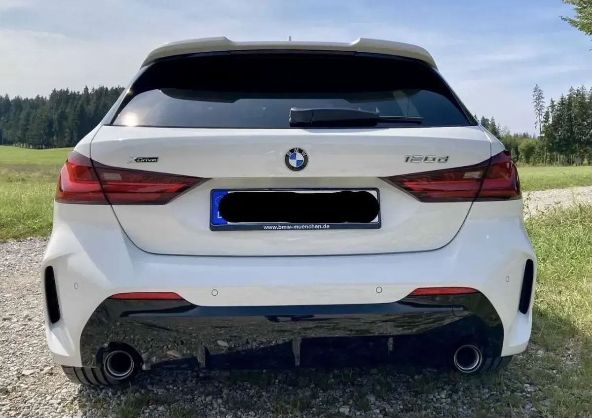 Gebraucht BMW 120 M Sport 190 PS (139 kW) 2022 Weiß Limousine