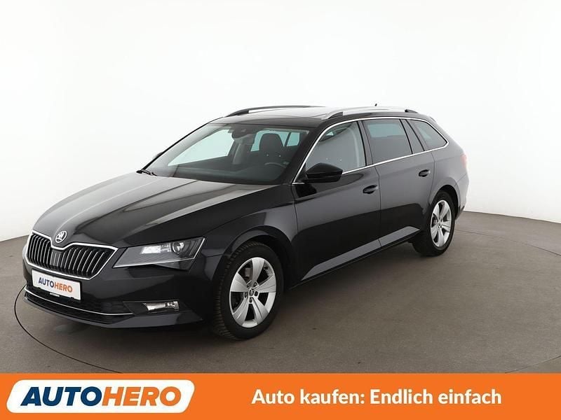 Usado Skoda Superb Style 190 HP (139 kW) 2018 Preto Carrinha